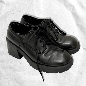 Vintage 00s Chunky Heeled Black Oxford Loafers